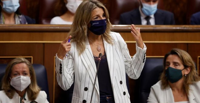 Yolanda Díaz, al PP: "Dejen que hagamos nuestro trabajo y sigan haciendo de abogados de las eléctricas"