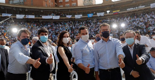 Los barones del PP dejan sola a Ayuso en su negativa a cancelar las cenas de Navidad