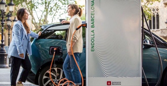 Barcelona pasará de 600 puntos de recarga para coches eléctricos a 3.300 en tres años