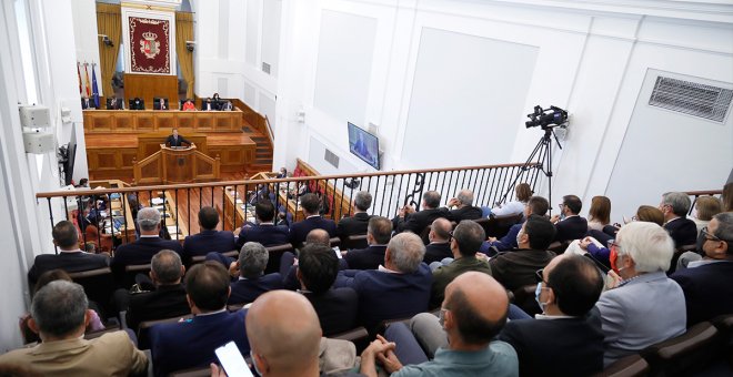 Liderazgos cuestionados, "pelotillas" y poco sobre Castilla-La Mancha para cerrar el debate del estado de la región