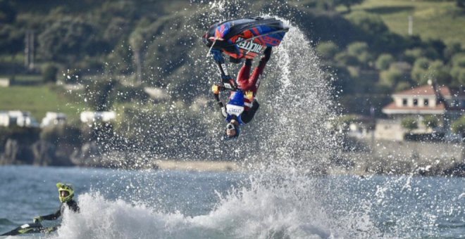 Éxito de organización y público en el III 'Noja Motosurf Series'