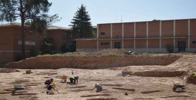 Las obras del nuevo campus de Guadalajara dejan al descubierto un cementerio tardomedieval y la muralla andalusí