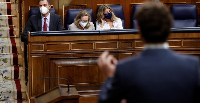 El PP se ve arrastrado por Vox a la bronca como arma política y justifica los insultos a Sánchez el 12 de Octubre