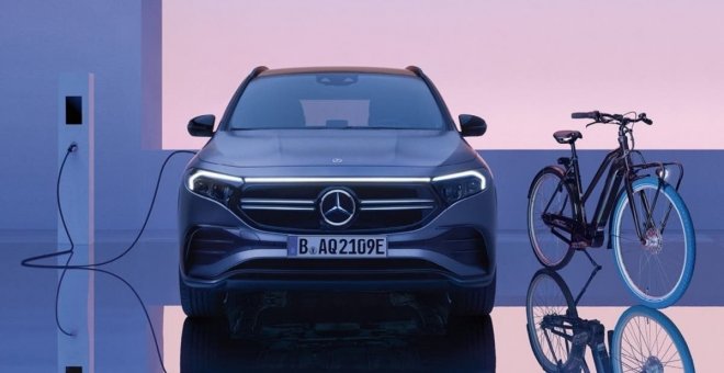 Mercedes lanza una suscripción para el EQA 250 con bicicleta eléctrica incluida