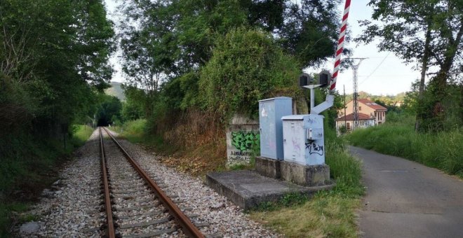 Cinco marchas en tren confluirán este miércoles en Xixón en defensa de las cercanías asturianas