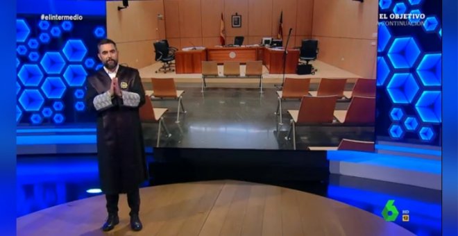 El "mal de ojo" del PP: la irónica explicación de Dani Mateo sobre las cuatro "desgracias" de la formación desde su Convención Nacional