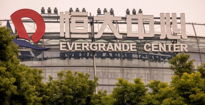 La china Evergrande abona en el último momento uno de sus bonos pendientes y evita la suspensión de pagos