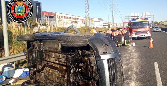 Liberan al copiloto de un coche que chocó con tres más en la S-10