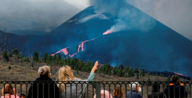 Una nueva boca se abre en el sureste del volcán de La Palma