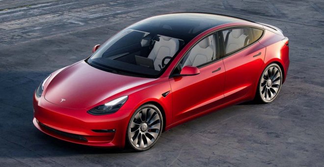 El Tesla Model 3 hace historia: por primera vez un coche eléctrico es el coche más vendido de Europa