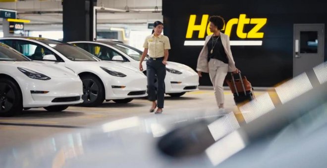 Hertz firma con Tesla una compra de 100.000 coches eléctricos, y tan sólo se trata de "un pedido inicial"