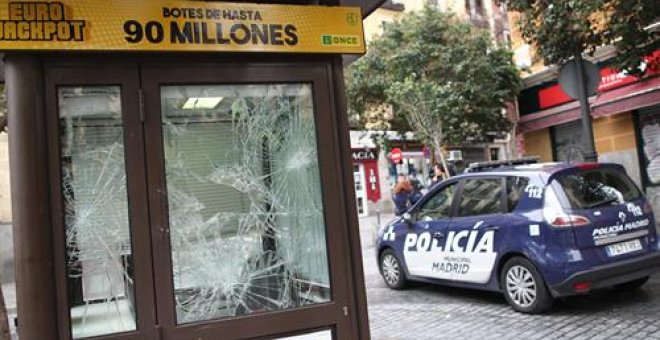 Un año de cárcel para dos jóvenes por los disturbios posteriores a la muerte del mantero Mame Mbaye en Lavapiés