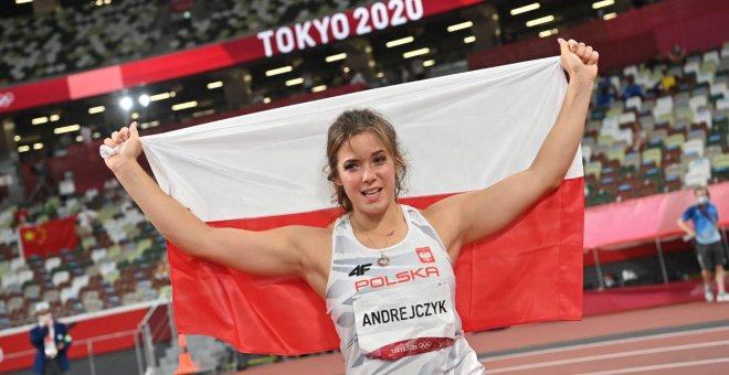 Un bebé de ocho meses, operado con éxito en Barcelona gracias a la atleta olímpica que subastó su medalla