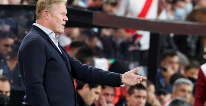 "Ronald Koeman ha sido destituido a la velocidad del Rayo": el entrenador del Barça se va entre memes