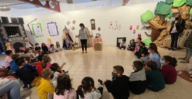 Éxito de la exposición 'El bosque de los sueños' en la Biblioteca Miguel Artigas