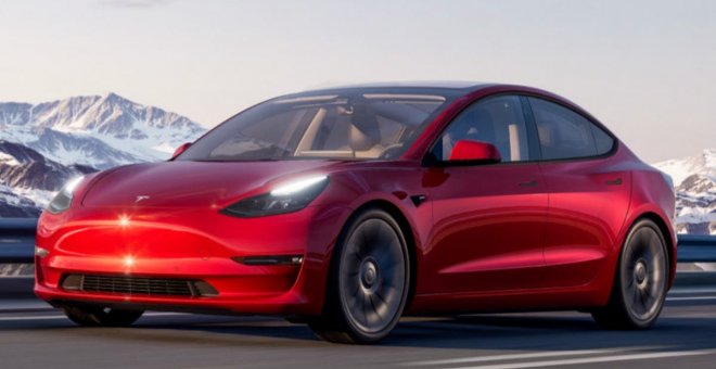 Más autonomía por el mismo precio: nueva versión de acceso para el Tesla Model 3 eléctrico