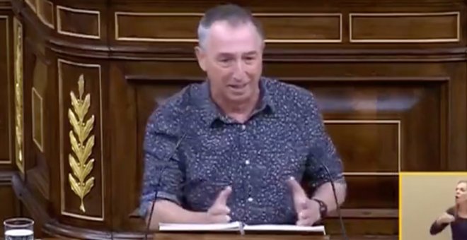 "Macarrismo puro": los tuiteros retratan el estilo de Vox después de que un diputado retara a Baldoví a hablarle "a la cara"