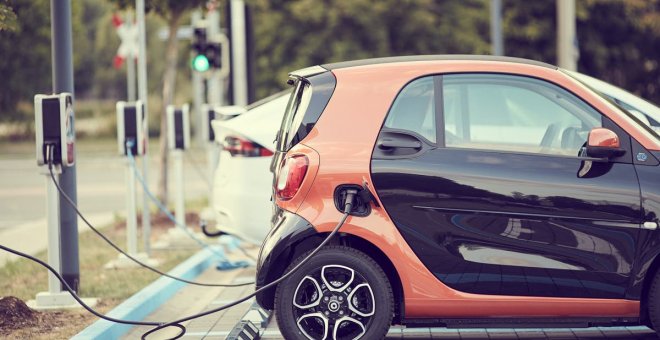 El 63% de los conductores de un coche eléctrico no dispone de una solución de recarga