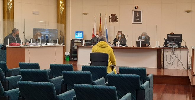 Un año y once meses de cárcel y 135.000 euros por dar un puñetazo a otro hombre