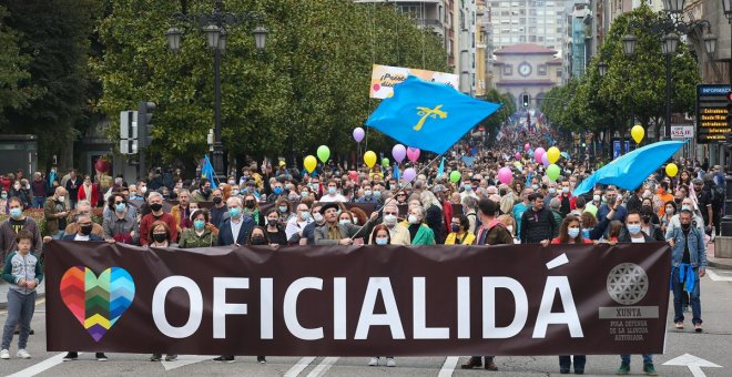 La Xunta pola Defensa de la Llingua Asturiana esixe a la FSA que ponga enriba la mesa una propuesta d´Estatu