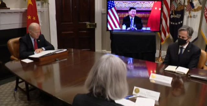 Largo y tenso primer encuentro virtual entre Biden y Xi Jinping