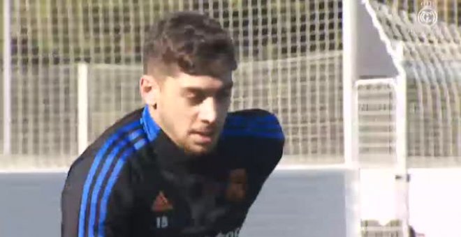 Hazard se entrena con normalidad junto al resto de sus compañeros