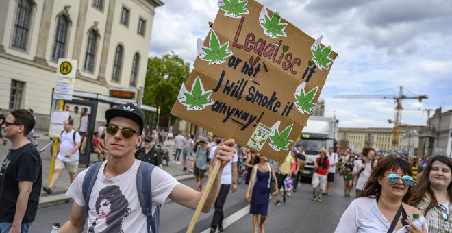 Sumar se fija en Alemania y pregunta al Gobierno su posición sobre la legalización de la marihuana