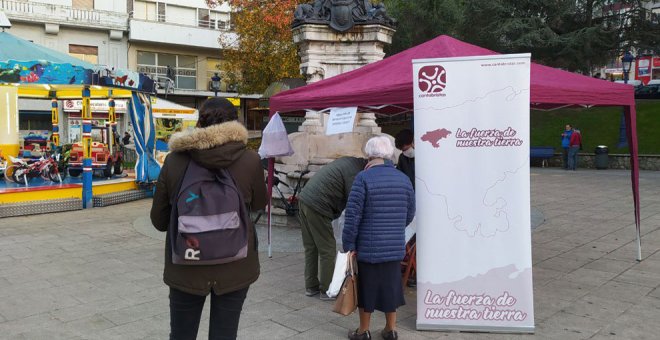 Cantabristas inicia una recogida de firmas por un servicio público de basuras