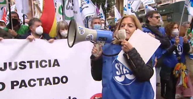 Funcionarios de Justicia se manifiestan en Madrid contra el "bloqueo a la subida salarial"