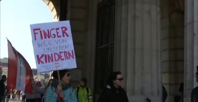 Protestas en Austria contra las restricciones y la obligatoriedad de las vacunas