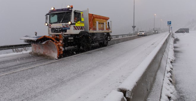 Las imágenes de las primeras nevadas del otoño en media España