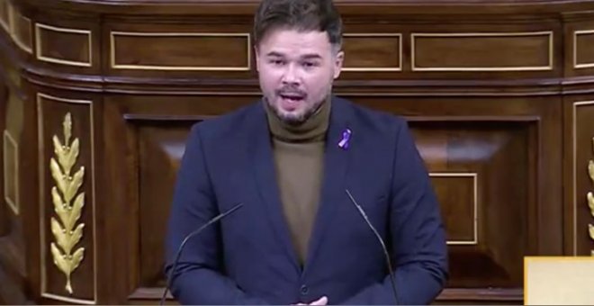 El recado de Rufián a PP y Ciudadanos: "Ponerse lacitos lilas está muy bien, pero no pactar con la ultraderecha está aún mejor"