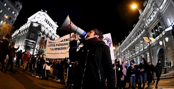 El feminismo exige, dividido, más voluntad política para poner fin a la violencia machista