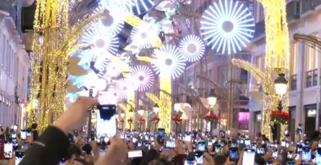 Las luces navideñas ya iluminan las ciudades españolas