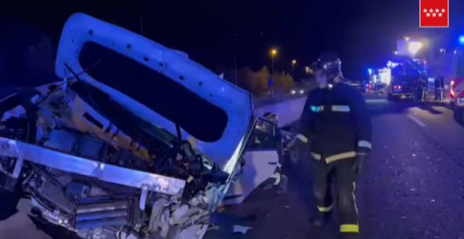 Dos heridos graves en un aparatoso accidente de tráfico en Madrid