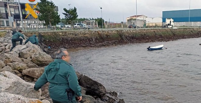 Rescatado en Raos un hombre que quedó a merced del viento y la mala mar en un bote