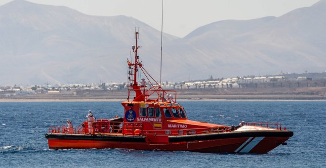 Muere uno de los 19 migrantes que llegaron a La Gomera en cayuco este lunes