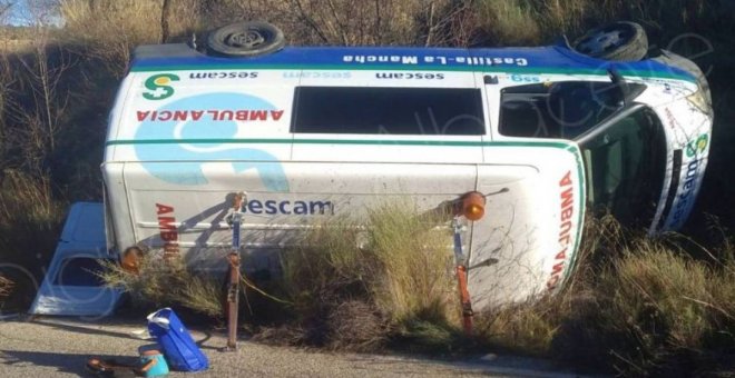 Consternación por la muerte de un conductor de ambulancia tras una salida de vía en la provincia de Albacete