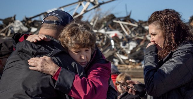 Las autoridades confirman al menos 88 muertos por los tornados en EEUU