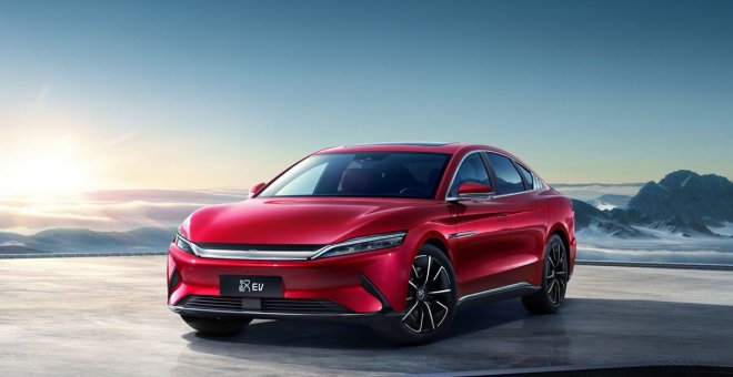 El BYD Han EV llega a España: ya tiene precios, y a Tesla en la diana