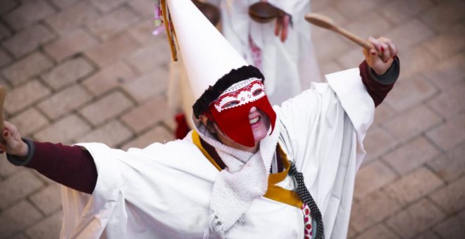 "Mazcaritos d'Uviéu" recupera l'antroxu tradicional nel conceyu d'Uviéu