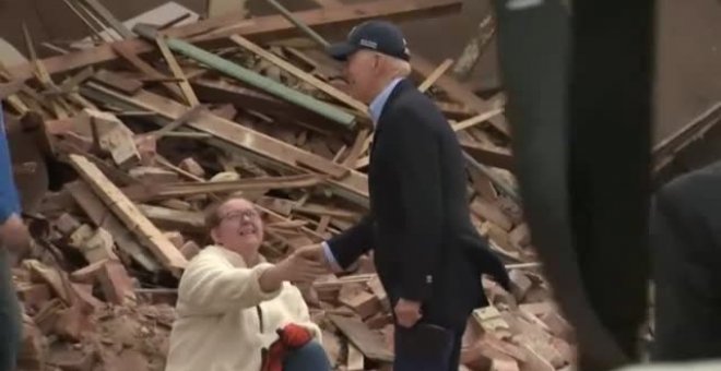 Biden visita a los afectados por los tornados