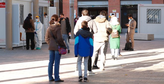 Catalunya pide a la Justicia que avale el toque de queda, limitar a 10 personas las reuniones y cerrar el ocio nocturno