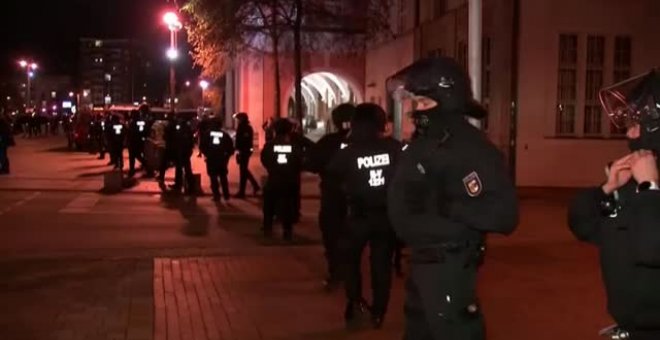 Miles de manifestantes protestan en Alemania para pedir el fin de las restricciones contra los no vacunados