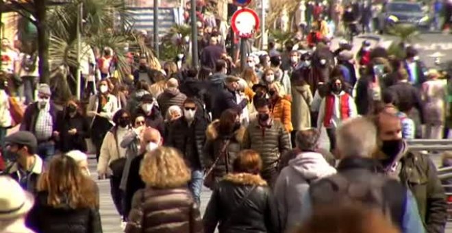 El Gobierno justifica las mascarilla en exteriores en las aglomeraciones e interacciones de la Navidad