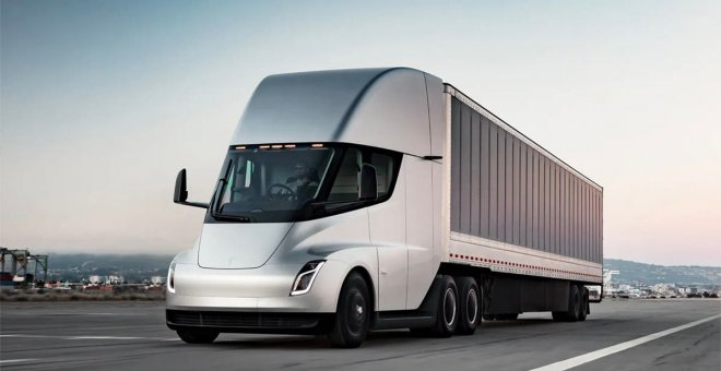 Karat Packaging muestra su interés por el Tesla Semi con un importante pedido