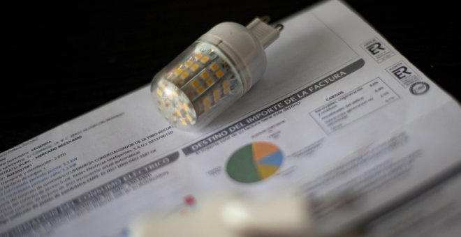 El precio de la luz se sitúa este domingo en 136,97 euros, un 11,69% más