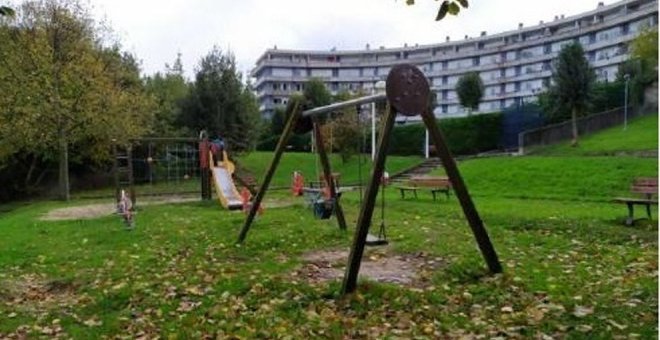 El Ayuntamiento invierte 25.690 euros en rehabilitar el parque de Los Caseríos