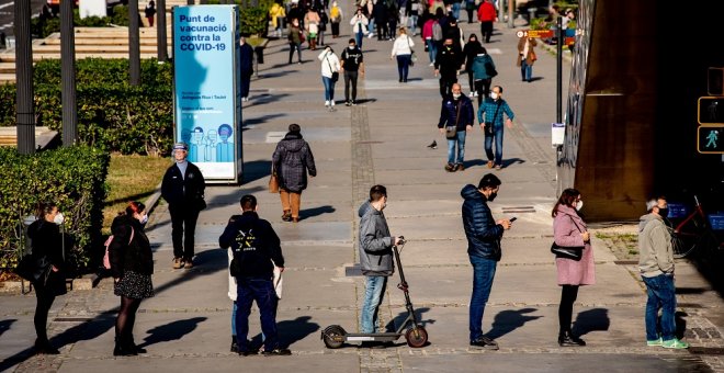 Qué es la pirexia, el efecto secundario más común entre los vacunados de Moderna