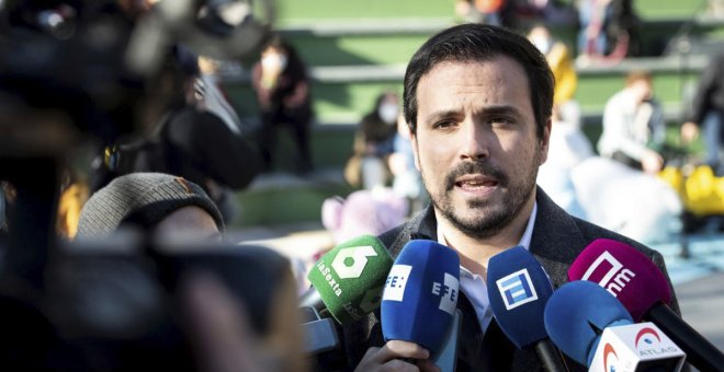 Garzón lamenta el "estilo" de Page, le recuerda su moratoria a las macrogranjas y vincula el "bulo" al lobby cárnico